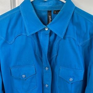 RU Cowgirl ladies Long sleeved blue western shirt with snaps,2️⃣ pockets XL.